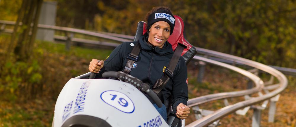 Mariama Jamanka, aufgenommen im November 2018 auf der Natur-Bobbahn auf dem Kienberg in Berlin. 