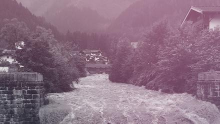 Den Nutzen des neuen KI-Modells sehen Experten vor allem für Regionen, die derzeit keine eigenen regionalen Hochwasserwarnsysteme haben. Das Bild zeigt Wassermassen im österreichischen Zillertal im August 2023.