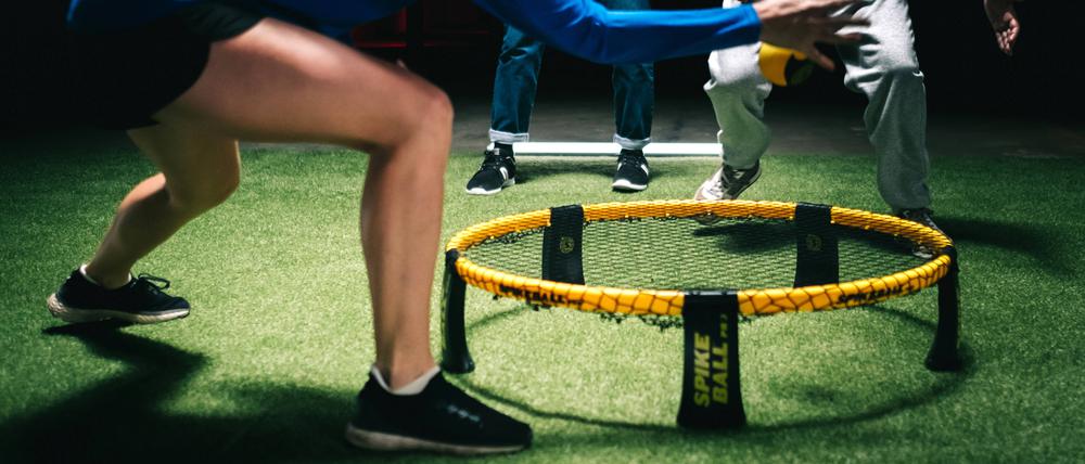 Roundnet wird lange nicht mehr nur in Parks gespielt. Der Sport hat Europa- und Weltmeisterschaften sowie eine eigene Bundesliga.