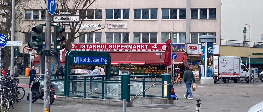 Am Kottbusser Tor wollen viele Passanten nicht über die Wahlen sprechen.