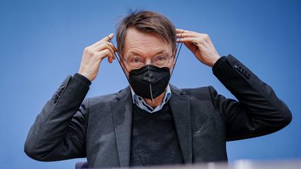 Das Gesundheitsministerium will Masken im Wert von 2,3 Milliarden Euro nicht bezahlen - wegen mutmaßlicher Qualitätsmängel. Nach einer juristischen Niederlage will der Bund nun in Revision gehen.
