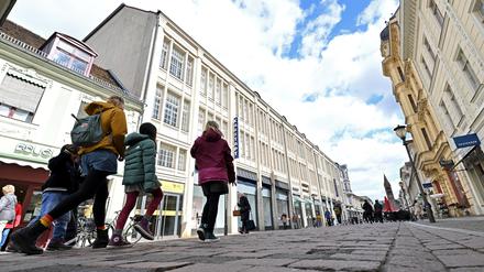 Potsdam, 02.04.2024, Lokales, Galeria Karstadt Kaufhof, GALERIA Potsdam Stadtpalais, Galeria-Karstadt-Kaufhof-Filiale in der Brandenburger Straße, Brandenburger Strasse, Foto: Ottmar Winter PNN ACHTUNG: Foto ist ausschließlich für redaktionelle Berichterstattung der PNN und des TGSP! Eine kommerzielle Nutzung, z.B. Werbung, ist ausgeschlossen. Die Weitergabe an nicht autorisierte Dritte, insbesondere eine weitergehende Vermarktung über Bilddatenbanken, ist unzulässig.
