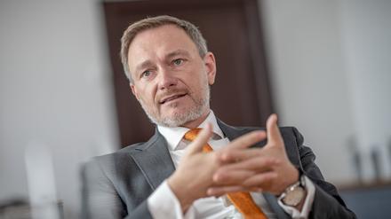 Der Bundesfinanzminister erklärt, wie Deutschland die Wirtschaft erfolgreich machen kann. 