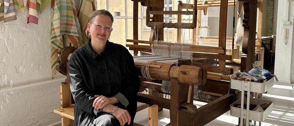 Textildesignerin Christina Kleßmann in ihrem Charlottenburger Atelier.