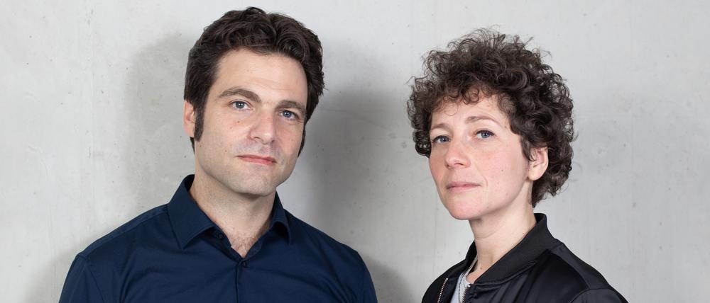Die Autor*innen Ofer Waldman und Sasha Marianna Salzmann haben sich nach dem Terrorangriff der Hamas vom 7. Oktober über jüdisches Leben ausgetauscht und über ihren Alltag in Israel und Mitteleuropa. Ihr Buch "Gleichzeit" erscheint bei Suhrkamp.