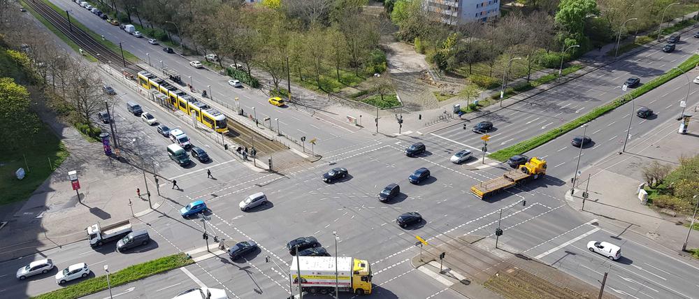 Auch die Kreuzung von Landsberger Allee und Weißenseer Weg muss unterquert werden.