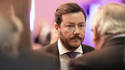 Rene Benko, österreichischer Immobilien-Unternehmer, unterhält sich beim Ständehaus-Treff der Rheinischen Post.