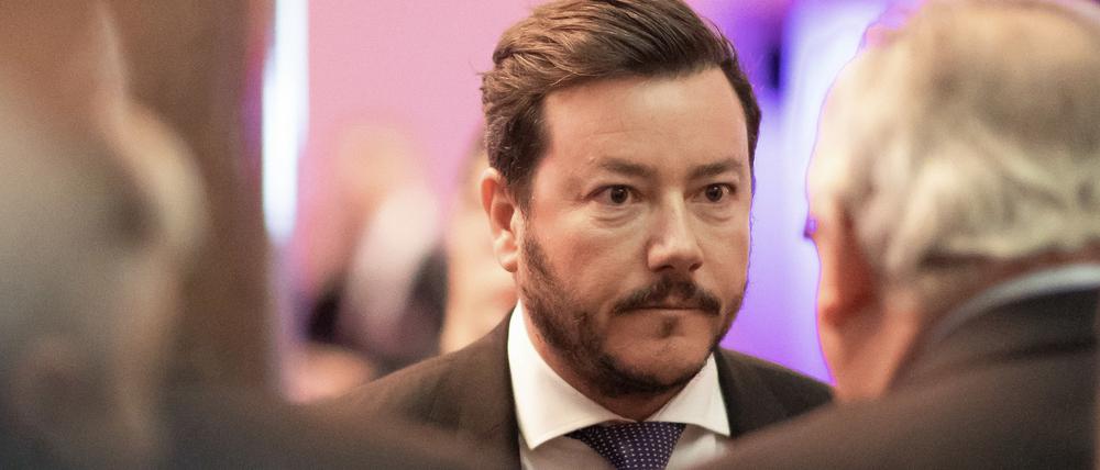 Rene Benko, österreichischer Immobilien-Unternehmer, unterhält sich beim Ständehaus-Treff der Rheinischen Post.