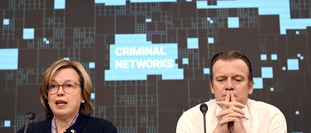 Pressekonferenz mit Catherine De Bolle, Exekutivdirektorin von Europol und Paul Van Tigchelt, belgischer Justizminister. 