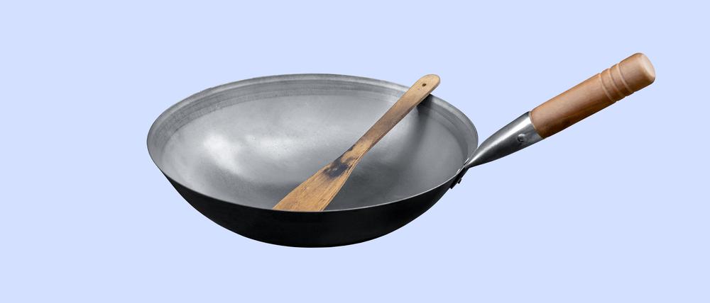 Das Geheimnis liegt im dünnen Stahl: Wok aus dem Asia-Laden.