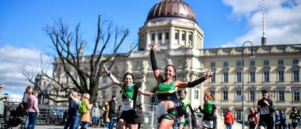 Auch im Jahr 2024 wird der Halbmarathon an vielen Berliner Sehenswürdigkeiten vorbeiführen.