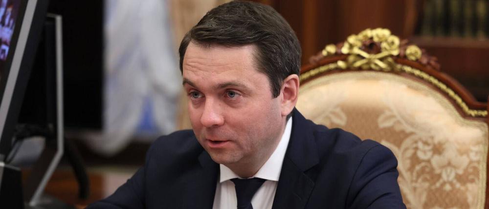 Der Gouverneur der Region Murmansk, Andrej Tschibis, bei einem Treffen mit dem russischen Präsidenten Wladimir Putin im Moskauer Kreml.
