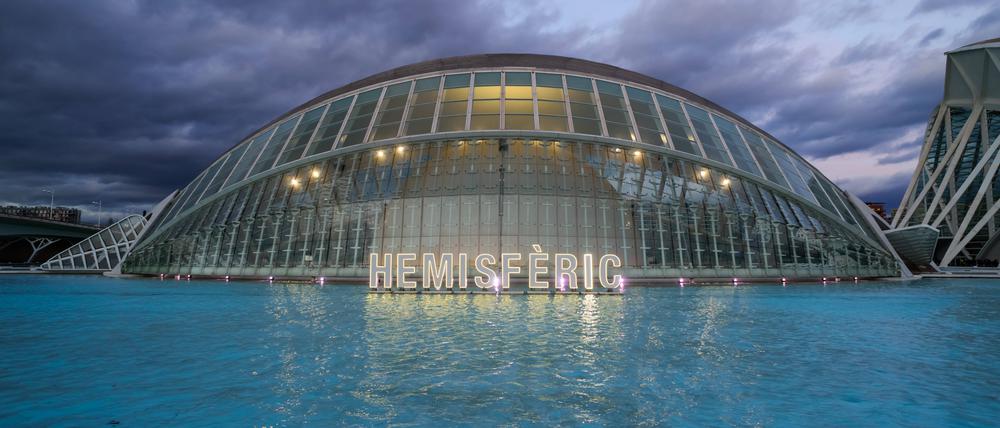 Spanien, Valencia, Santiago Calatrava, Ciutat de les Arts i les Ciencies, Stadt der Künste und Wissenschaften, LHemisferic Kino // Spain, Valencia, Santiago Calatrava, City of Arts an Sciences, Ciutat de les Arts i les Ciencies, LHemisferic Cinema *** Spain, Valencia, Santiago Calatrava, Ciutat de les Arts i les Ciencies, City of Arts and Sciences, LHemisferic Cinema Spain, Valencia, Santiago Calatrava, City of Arts an Sciences, Ciutat de les Arts i les Ciencies, LHemisferic Cinema
sterne1910