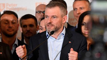 Der slowakische Präsidentschaftskandidat Peter Pellegrini spricht am Tag der Bekanntgabe der Ergebnisse der slowakischen Präsidentschaftswahlen in seinem Hauptquartier in Bratislava. 