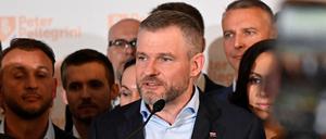 Der slowakische Präsidentschaftskandidat Peter Pellegrini spricht am Tag der Bekanntgabe der Ergebnisse der slowakischen Präsidentschaftswahlen in seinem Hauptquartier in Bratislava. 