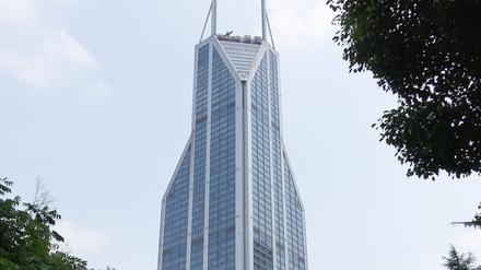 Das Shimao International Plaza, ein Gebäude, das der Entwickler Shimao Group 2004 anfing zu bauen, steht in der chinesischen Metropole Shanghai. Der chinesische Immobilienkonzern muss sich in Hongkong gegen einen Antrag auf Abwicklung wehren. 