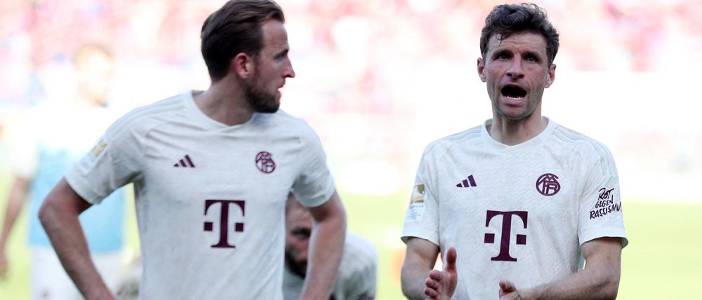 Thomas Müller und Harry Kane nach dem 2:3 in Heidenheim