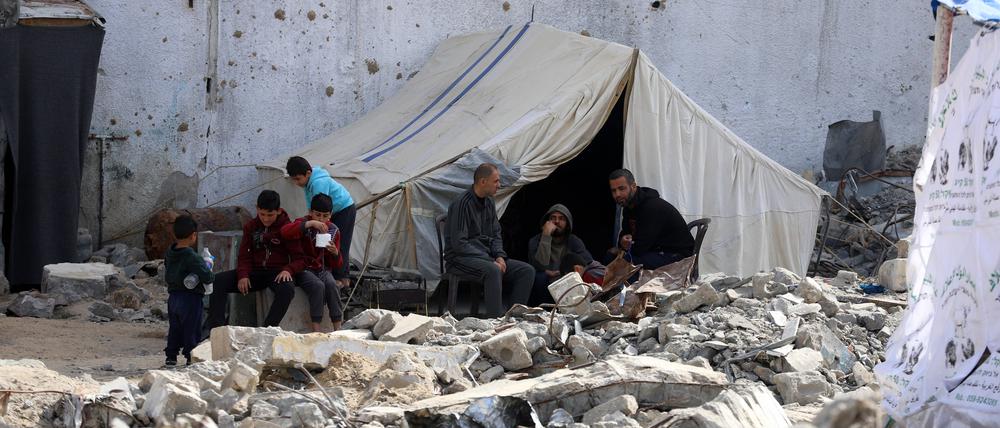 Not und Zerstörung. In Rafah suche mehr als eine Million Menschen Schutz.