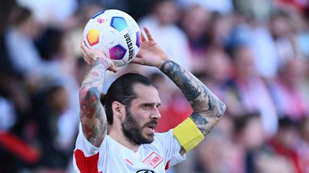 Christopher Trimmel sah am Samstag gegen Leverkusen für sein Handspiel nicht mal Gelb.