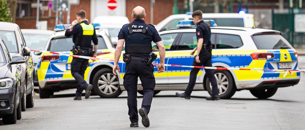 Die Zahl der von der Polizei registrierten Straftaten im vergangenen Jahr ist einem Bericht zufolge um 5,5 Prozent auf 5,94 Millionen gestiegen.