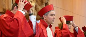 Der Erste Senat des Bundesverfassungsgerichts verkündet das Urteil in Sachen ·Regelungen zur Vaterschaftsanfechtung. 