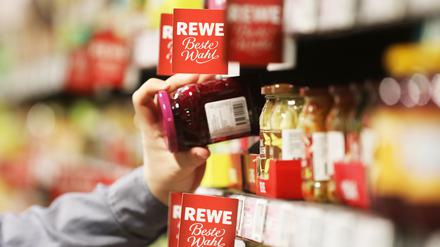 Gutes Geschäft mit Eigenmarken: Immer mehr Menschen kaufen statt Markenartikeln die billigeren, handelseigenen Marken.
