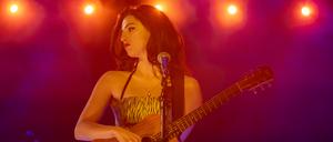Amy Winehouse (Marisa Abela)