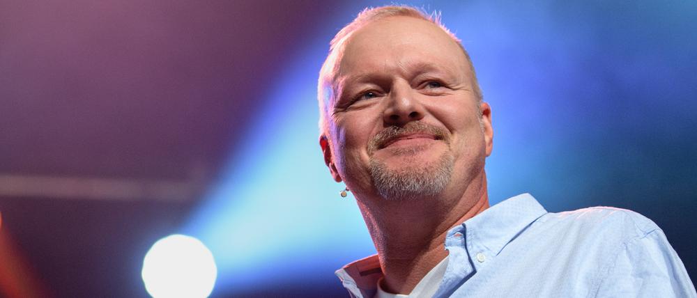 Stefan Raab, Entertainer, spricht auf einer Veranstaltung. 