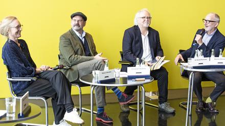 Pressekonferenz der Deutschen Oper Berlin am 10.4.2024 mit der Komponistin Rebecca Saunders, Operndirektor Christoph Seuferle, Generalmusikdirektor Donald Runnicles und Intendant Dietmar Schwarz.