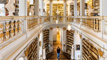 Der Rokokosaal der Herzogin Anna Amalia Bibliothek.