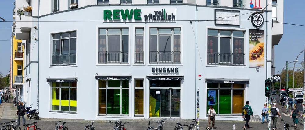 Die Supermarktkette Rewe hat ein vergleichsweise großes Angebot an veganen Artikeln.