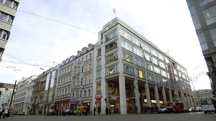Kulturkaufhaus Dussmann an der Friedrichstraße in Berlin, Gebäude, außen, Außenansicht.
