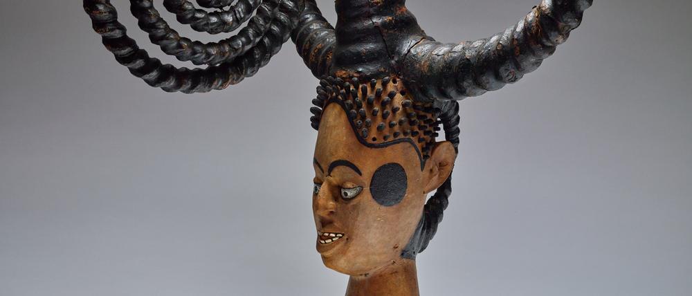 Seit 1909 befindet sich diese Aufsatzmaske des Ngbe-Geheimbundes im Stuttgarter Linden-Museum. 