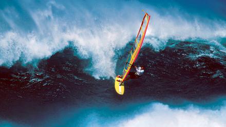 Björn Dunkerbeck beherrschte als bester Surfer aller Zeiten auch die Riesenwellen.