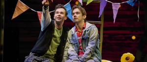 Schnuppe (Miguel Jachmann) und Zack (Philipp Buder) wachsen an ihren Unterschieden.