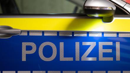 Polizeifahrzeug von außen. (Symbolbild)