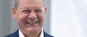 Bundeskanzler Olaf Scholz (SPD) lacht vor dem Auftakt der Klausurtagung SPD-Bundestagsfraktion. +++ dpa-Bildfunk +++