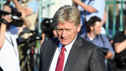 Kremlsprecher Dmitri Peskow sieht kurz nach Kriegsbeginn ausgehandeltes, letztlich aber gescheitertes Abkommen zwischen Russland und der Ukraine über einen Friedensschluss als mögliche Basis für eine neue Lösung.