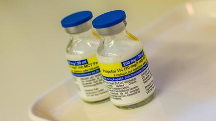 Sieht aus wie Milch, ist aber ein hochwirksames Narkosemittel: Propofol.