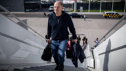 Kanzler Olaf Scholz ist am Samstag nach China aufgebrochen – begleitet von der Hoffnung, die dortige Führung überzeugen zu können, deeskalierend auf den Iran einzuwirken.