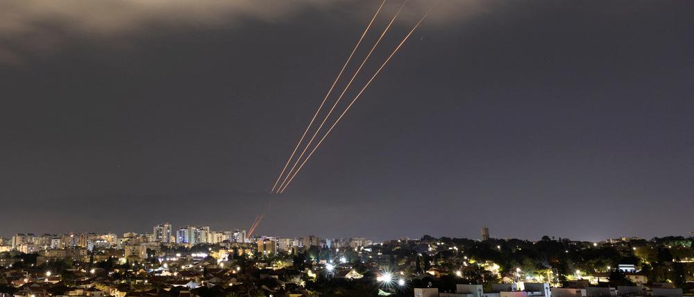 Raketen in der Nacht. Israel musste einen Angriff Irans abwehren.    