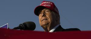 Der ehemalige US-Präsident Donald Trump spricht während einer Wahlkampfveranstaltung in Schnecksville. 