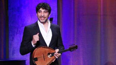 Israelischer Mandolinist Avi Avital im Nikolaissaal, Potsdam.