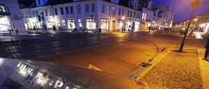 Friedrich-Ebert-Straße in Potsdam in der Dunkelheit (Symbolfoto). 
