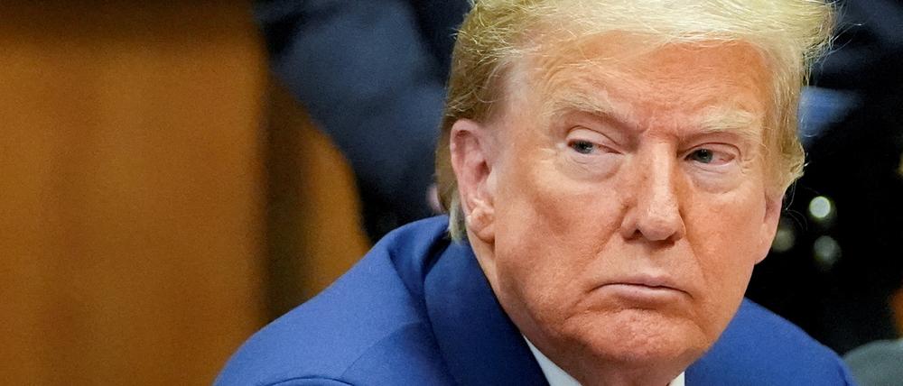 Der ehemalige US-Präsident Donald Trump bei Vorverhandlungen am 25. März 2024 in Manhattan.