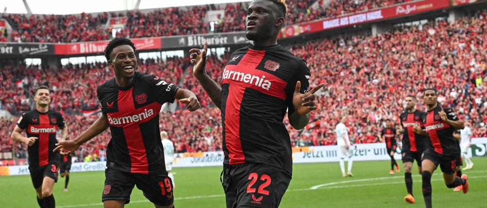 Auf dem Weg zum Titel. Bayer Leverkusens Victor Boniface feiert sein Tor zum 1:0.