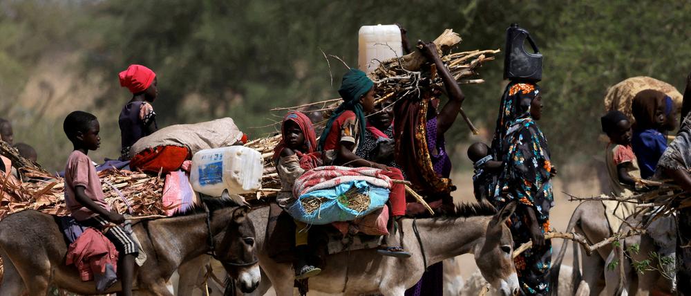 Sudanesische Flüchtlinge in einer temporären Siedlung nahe der Grenze zwischen Sudan und Tschad (Archivbild vom 8. Mai 2023).