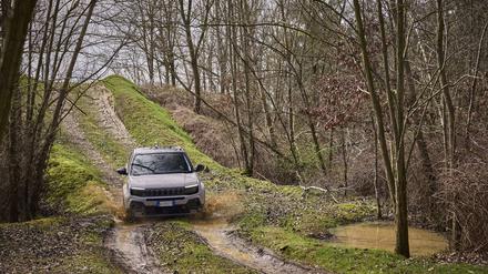 40 Prozent Gefälle? Für den Jeep Avenger e-Hybrid kein Problem.