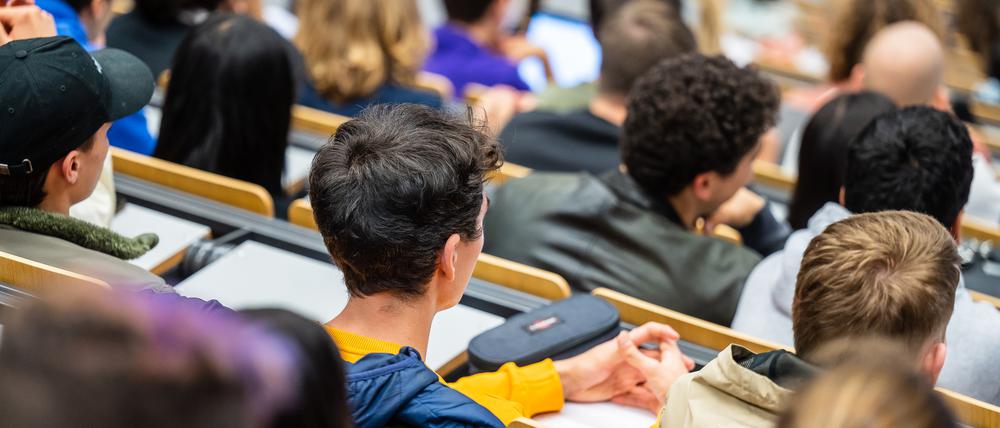 Haben die Unis zu große Ermessensspielräume, um das neue Gesetz anzuwenden? Das befürchten Studierendenvertreter. 