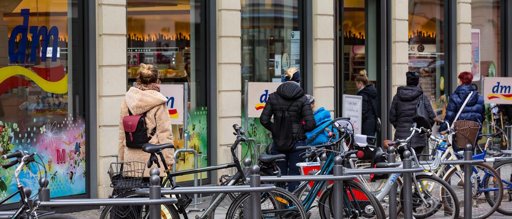 DM-Filiale in der Potsdamer Innenstadt bei Karstadt. 